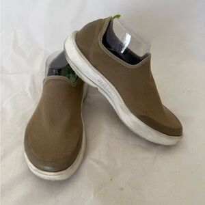 Oofos Canvas OOmg EeZee Low Women's Shoes Size 10 EU 41 Green Recovery Support